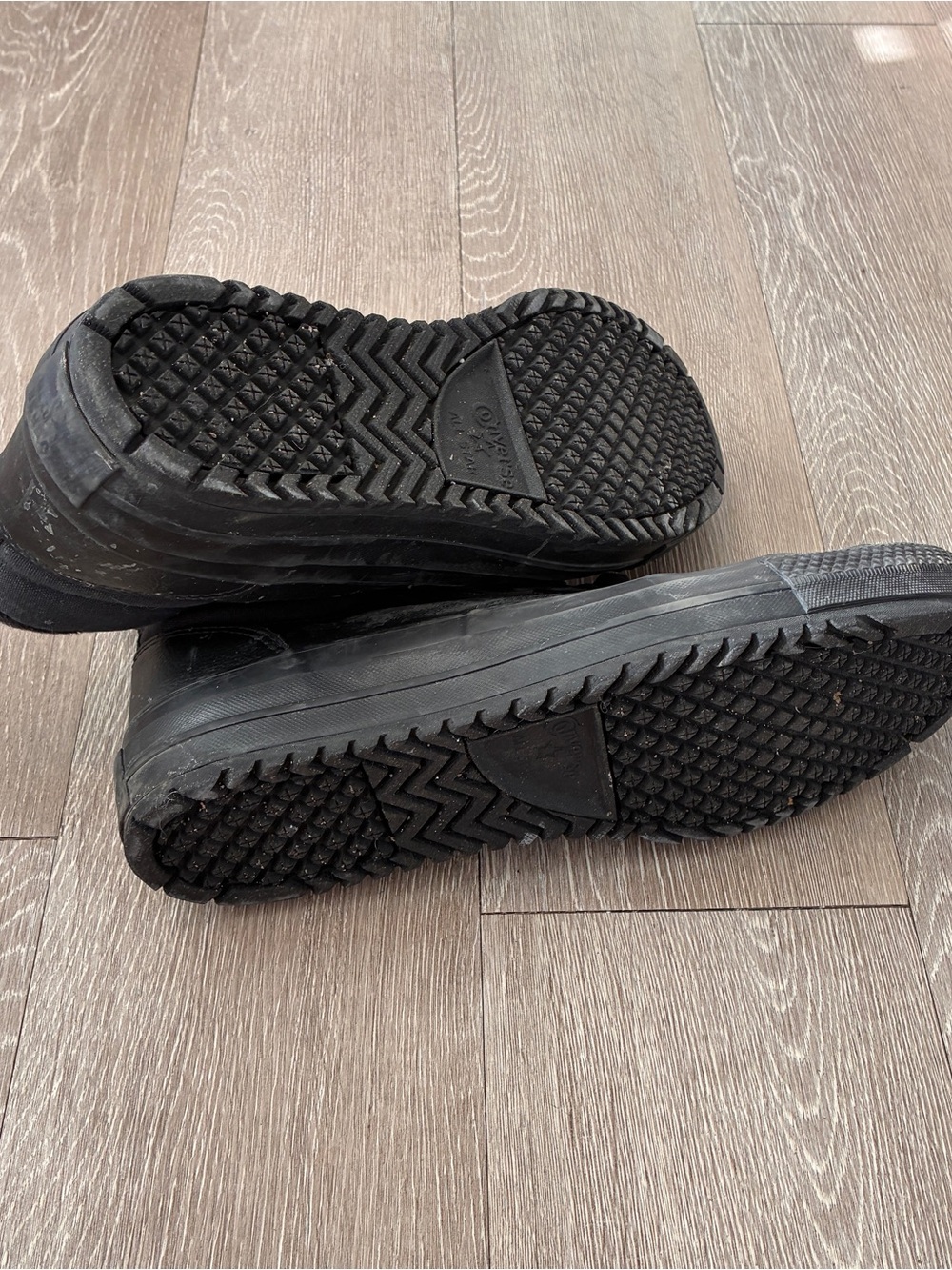 Converse Black High-Top Leather Sneakers - Picture 3 of 7